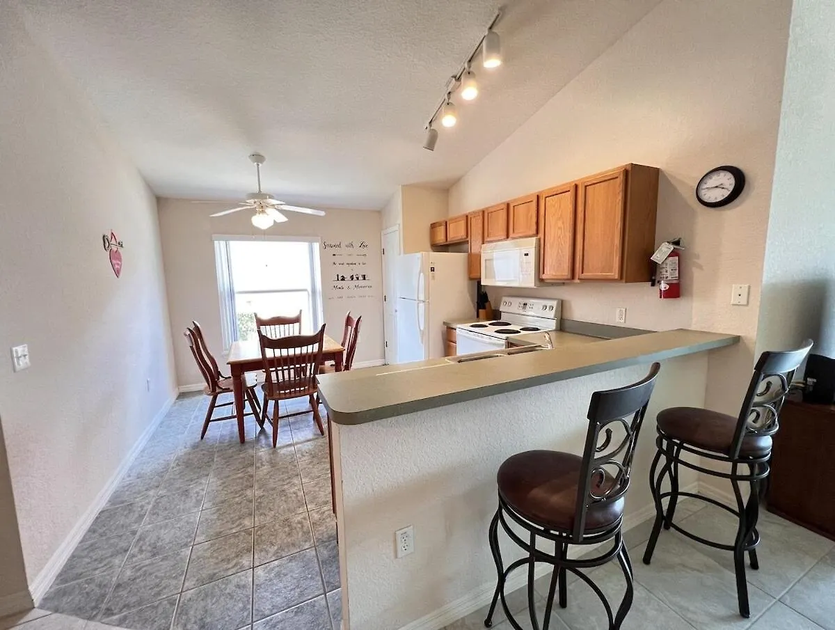 Cozy Davenport Rooms Near Posner Park Shopping & Dining Holiday home