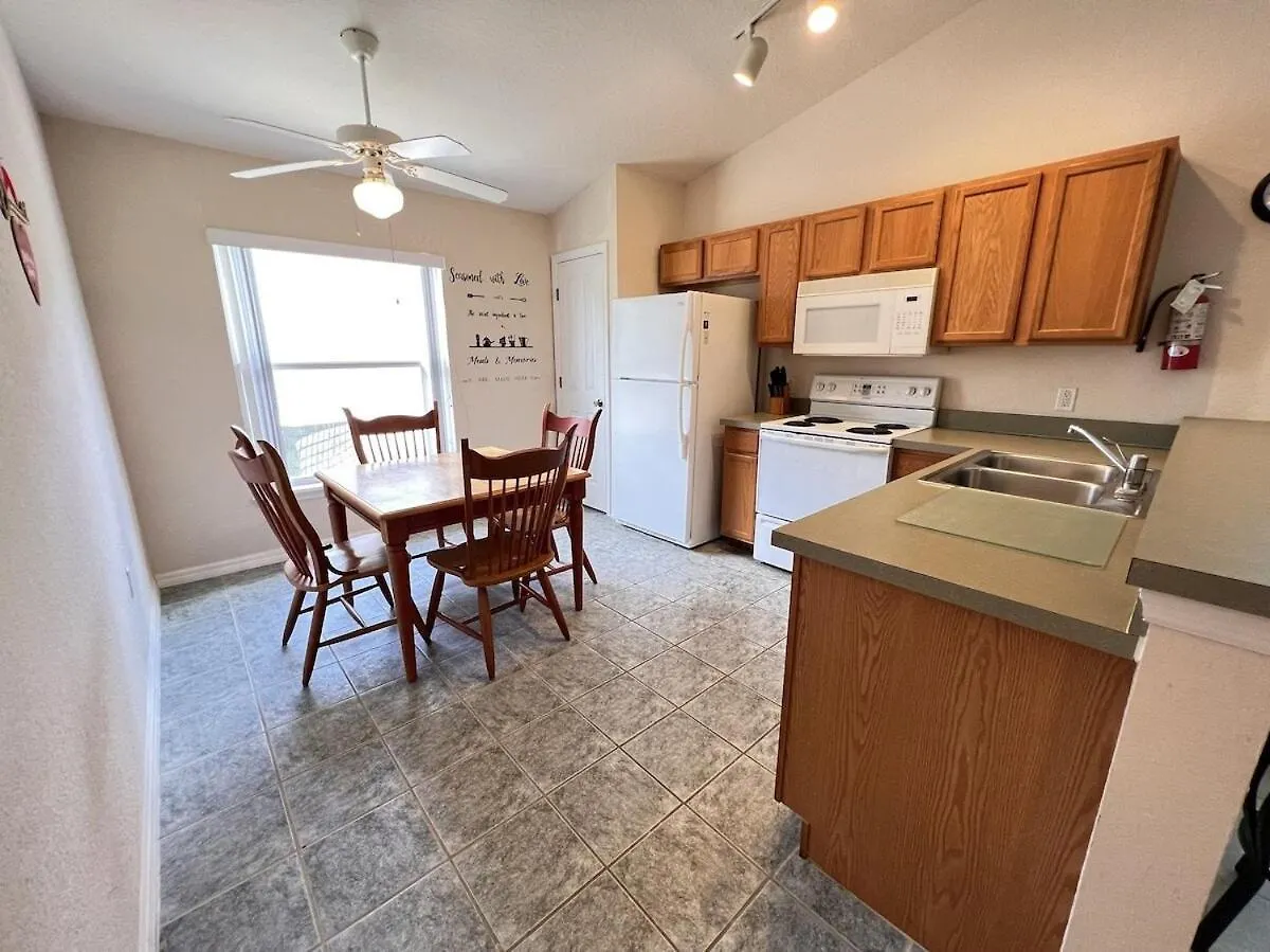 Cozy Davenport Rooms Near Posner Park Shopping & Dining